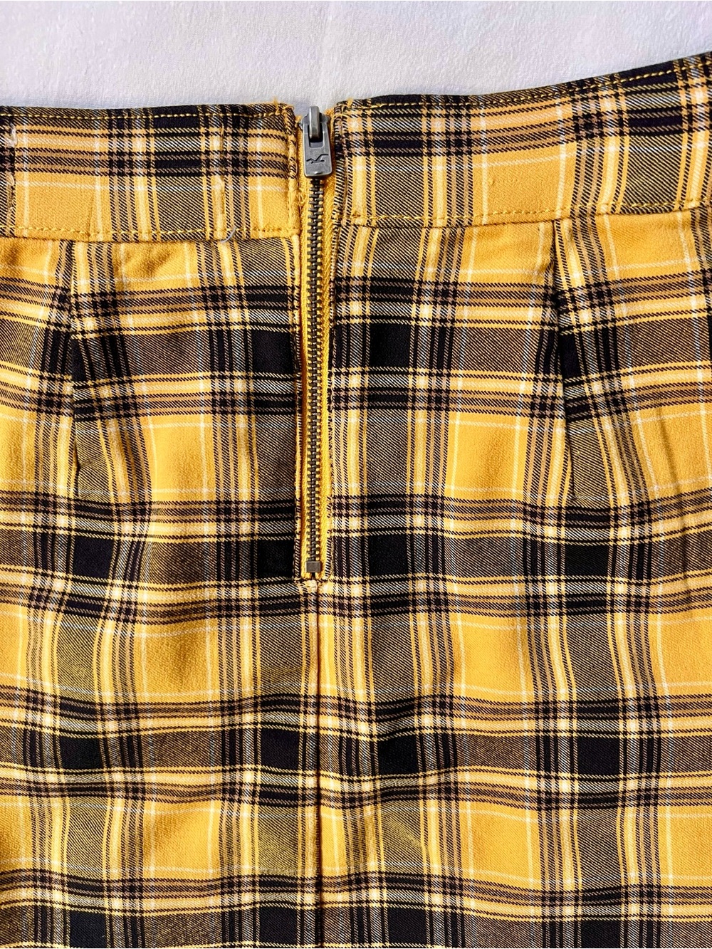 Hollister Yellow & Black Plaid Button-Side Mini Skirt - Picture 7 of 7